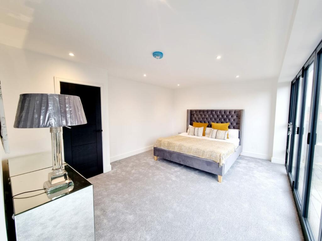 e0b840df-f4a6-403d-a34e-9ac5453637ea