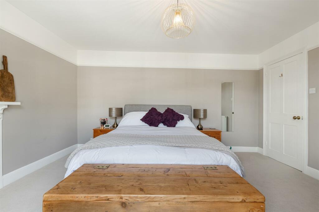 A13 - 58b, South Ford Road Dartmouth - 240501.jpg
