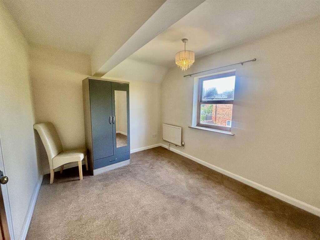 Bedroom 1.jpg
