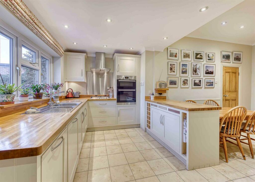 14 Danescourt Road-kitchen4.jpg