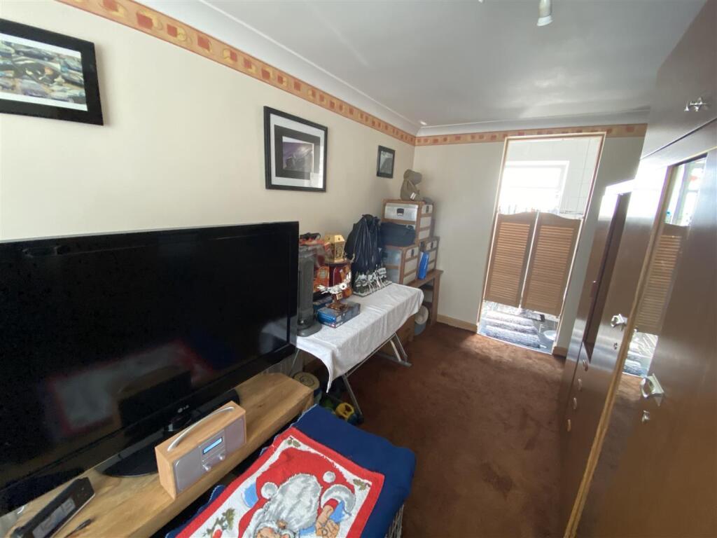 Bedroom no.2 front double: