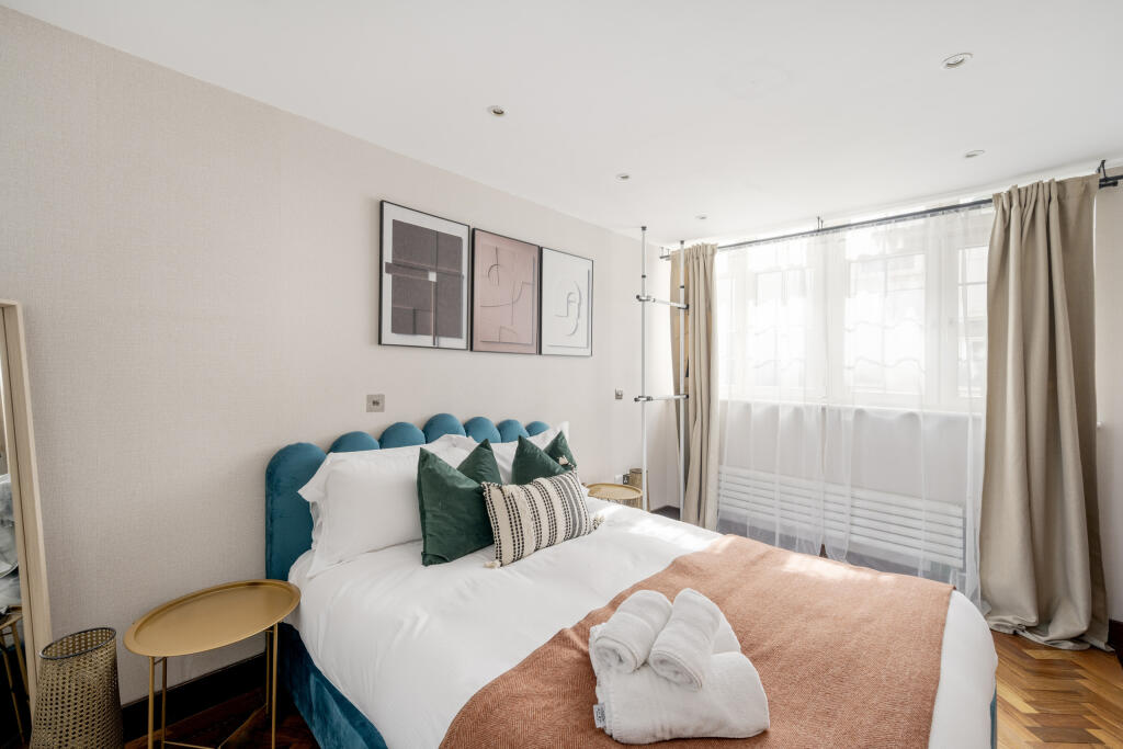 The Private Realtor-18 Ovington Mews-5_Lo