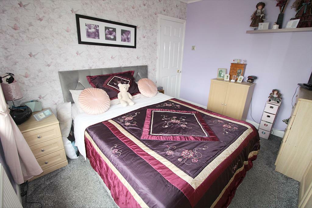 bed 1.jpg