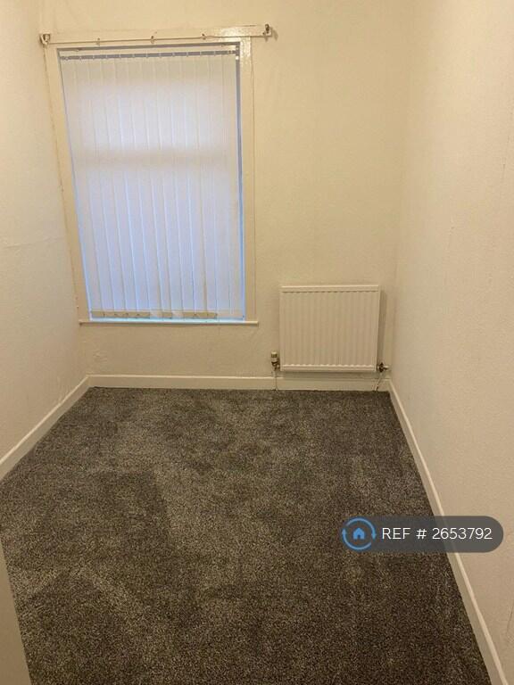 Large Double Bedroom 3