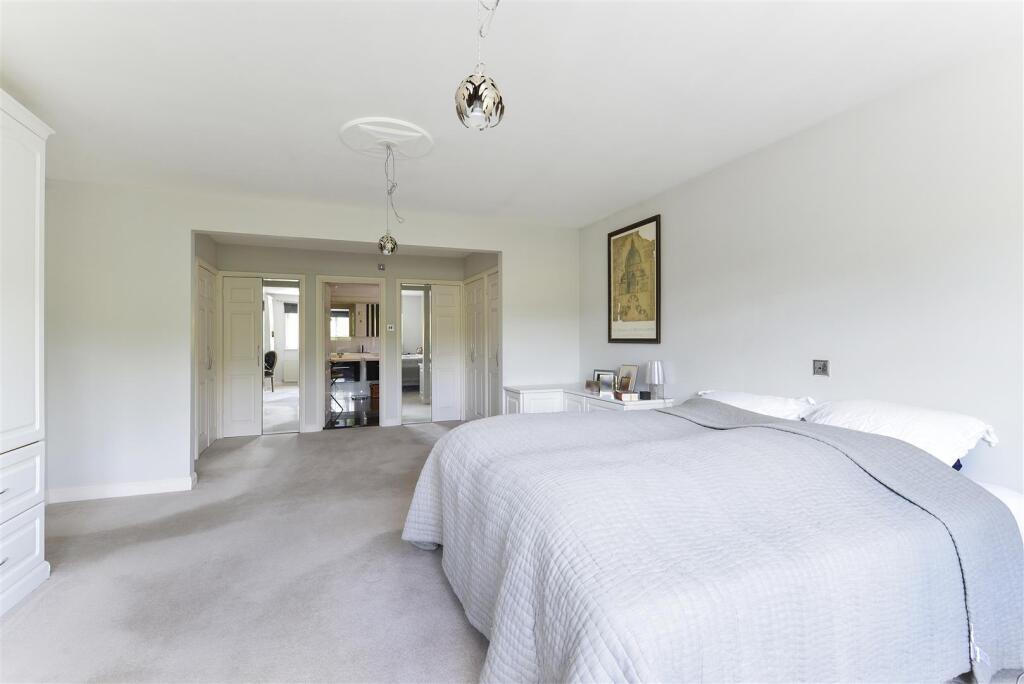 Leander, Avenue Road (14).jpg