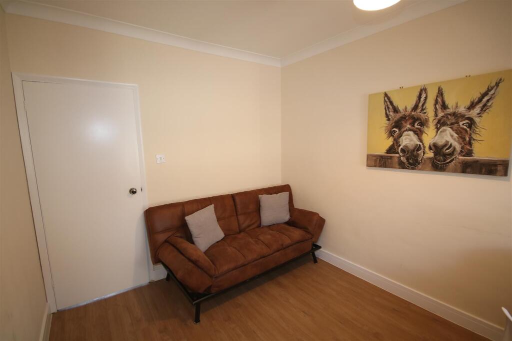 Living Room b.JPG