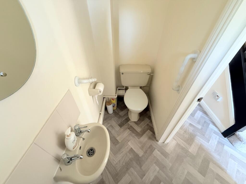 1C3C6482-A48C-4143-8F28-576F63E65A55