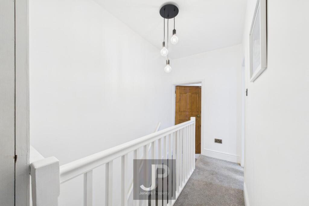 CAM01632G0-PR0240-STILL017.jpg