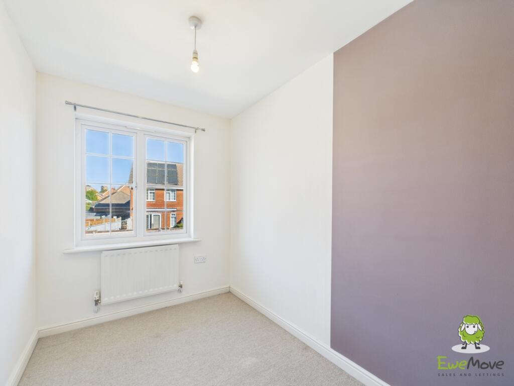 EweMove Basingstoke Highpath Way Bedroom Three