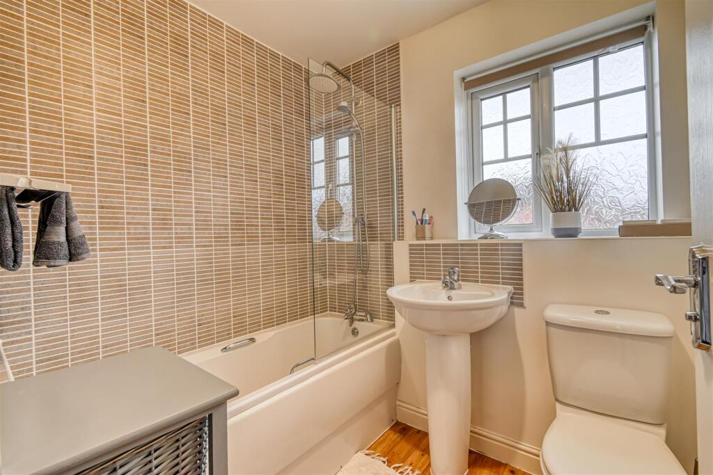 13 Hazledine Way-17.jpg