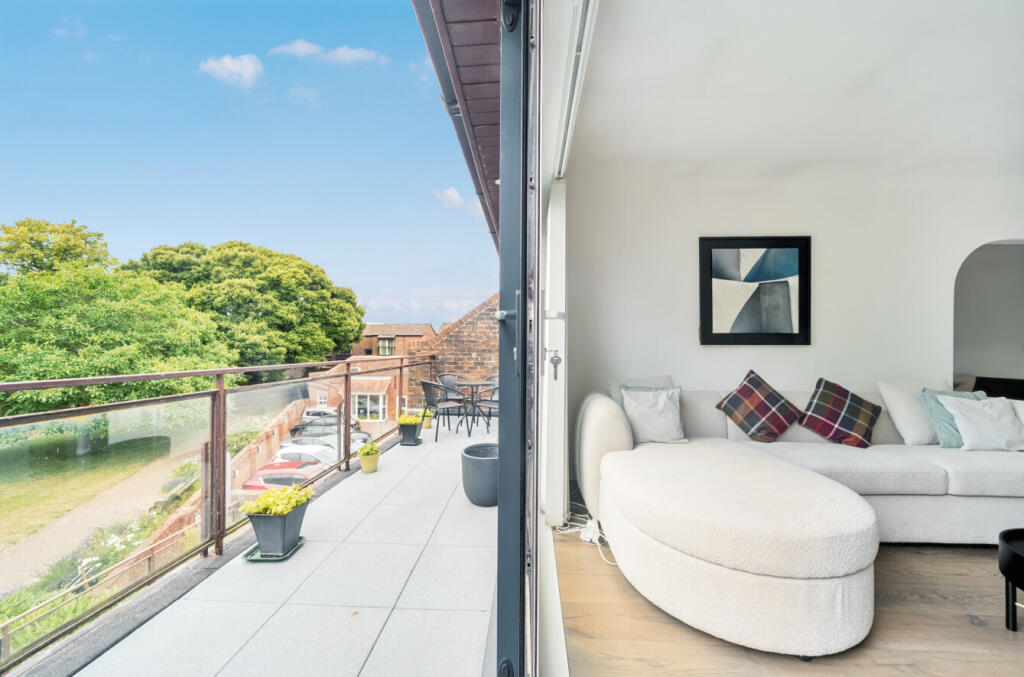 1315625-10-685bc4...