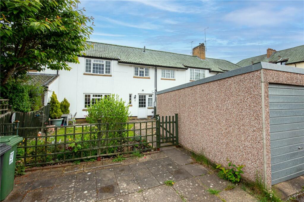 Garage / Rear Garden