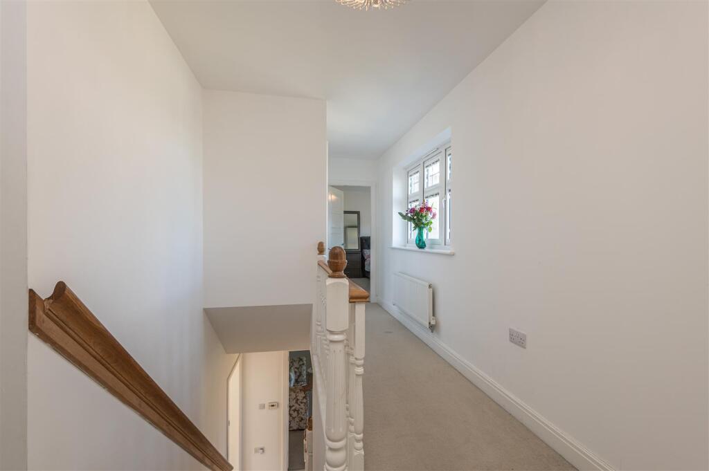 42 - 12 Pavillion View HD3 3WU.jpg