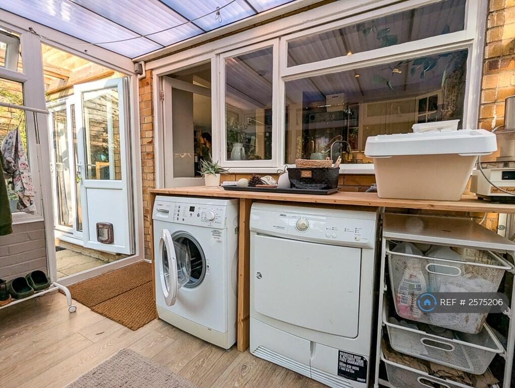 Conservatory / Laundry Room