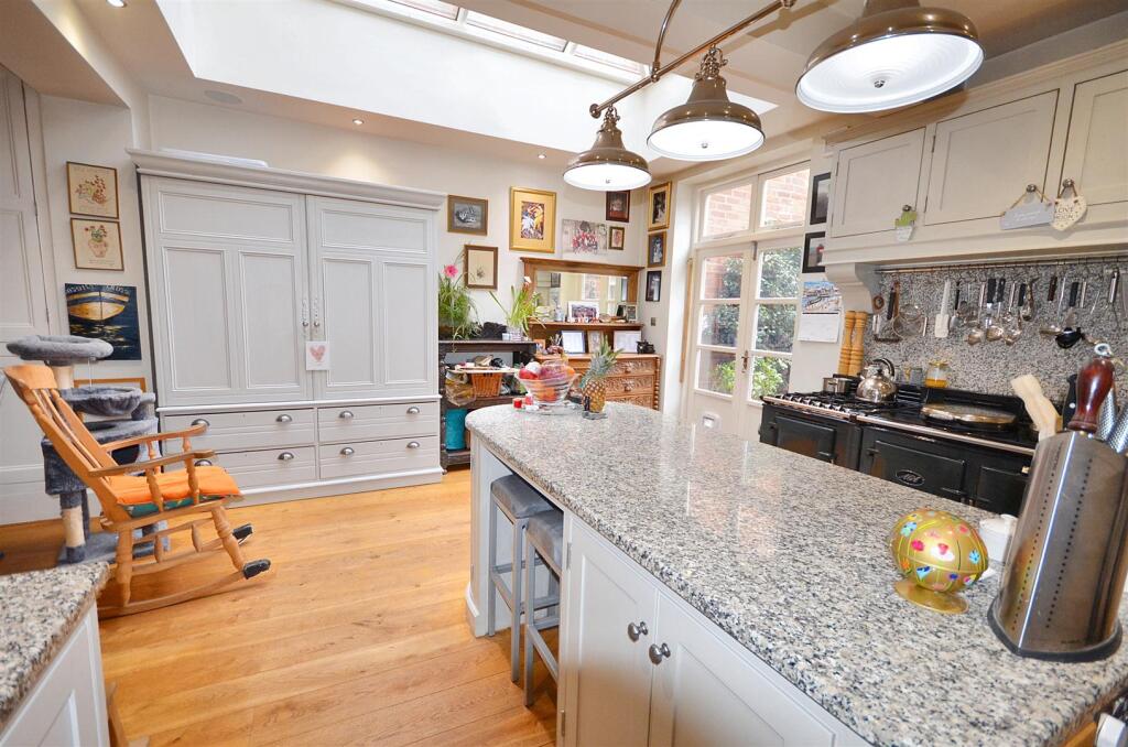 Open Plan Living Room &amp; kitchen
