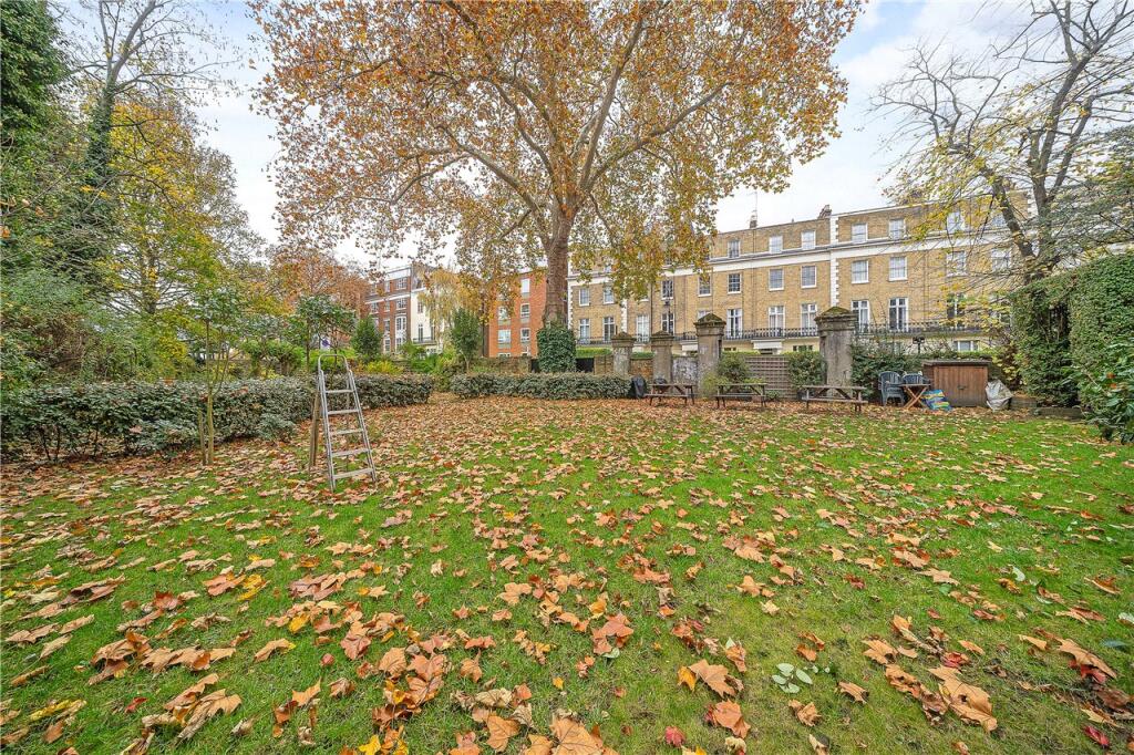 Commuanl Gardens