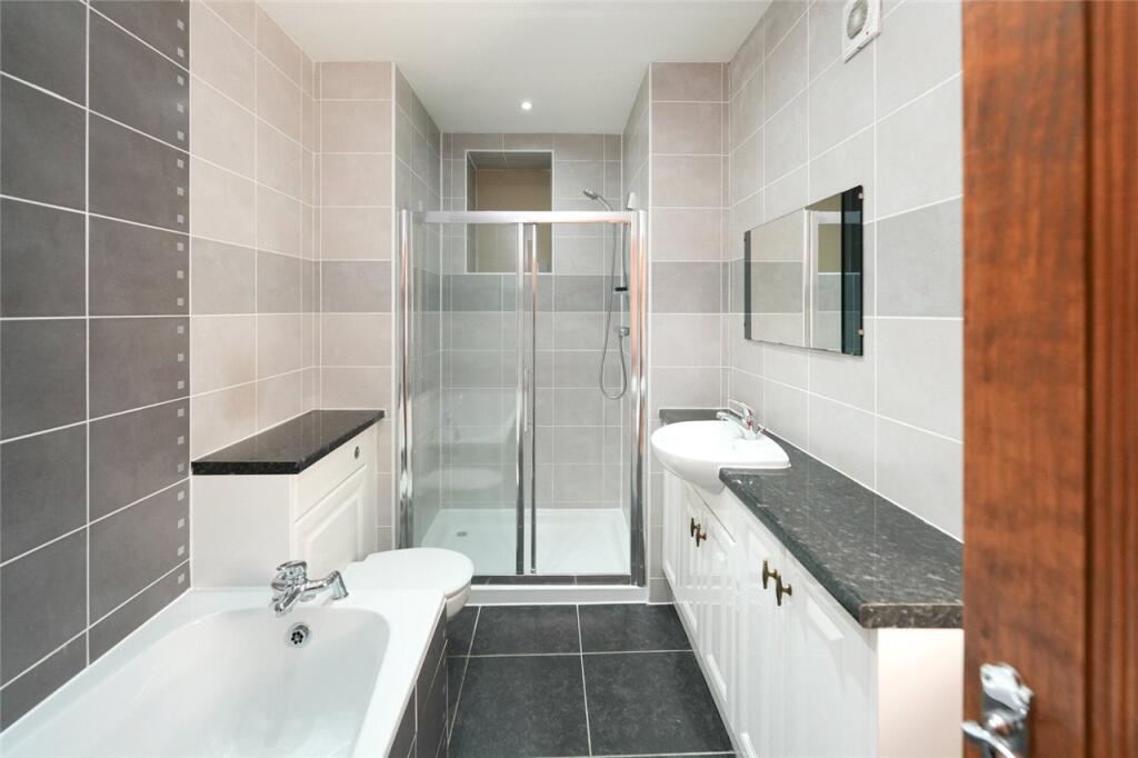 House 1 Bathroom