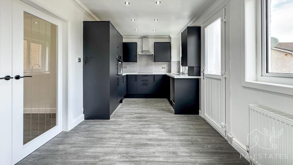 Dining kitchen.