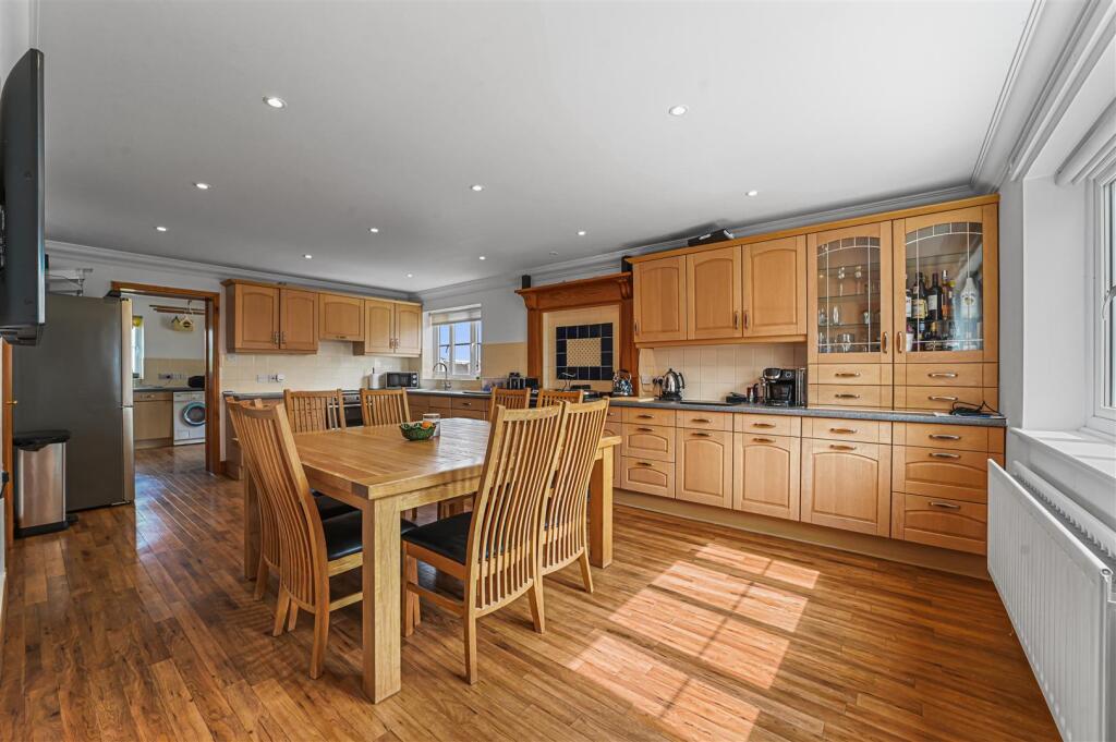 Kitchen/Dining
