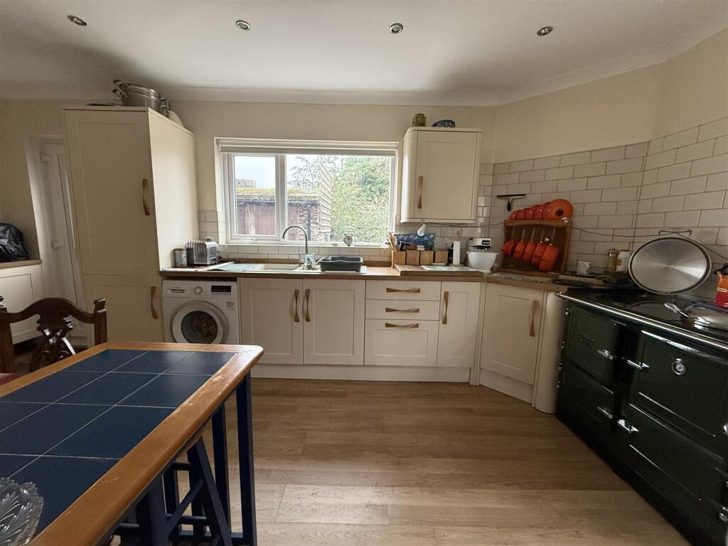 KITCHEN &amp; DINING ROOM