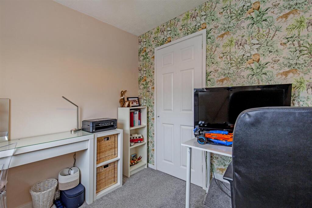 Bedroom 3-2.jpg