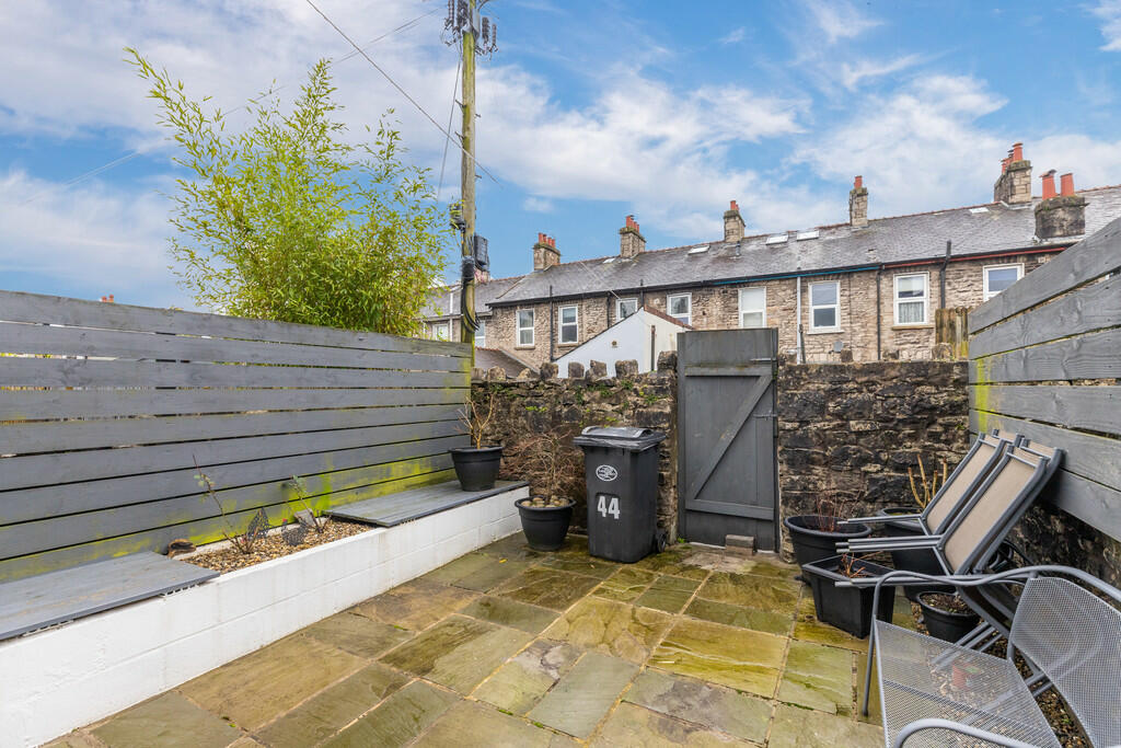Rear Patio Garden