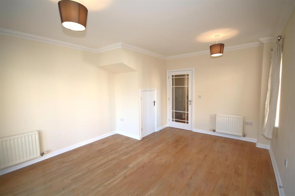 Living Room d.JPG