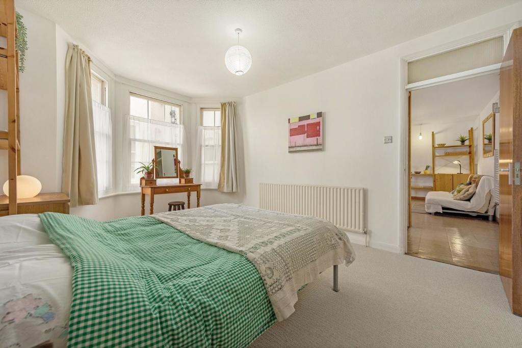 Bedroom.jpg