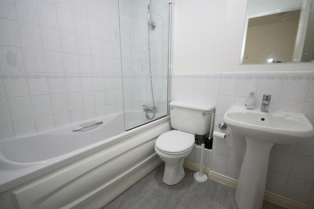 Bathroom.JPG