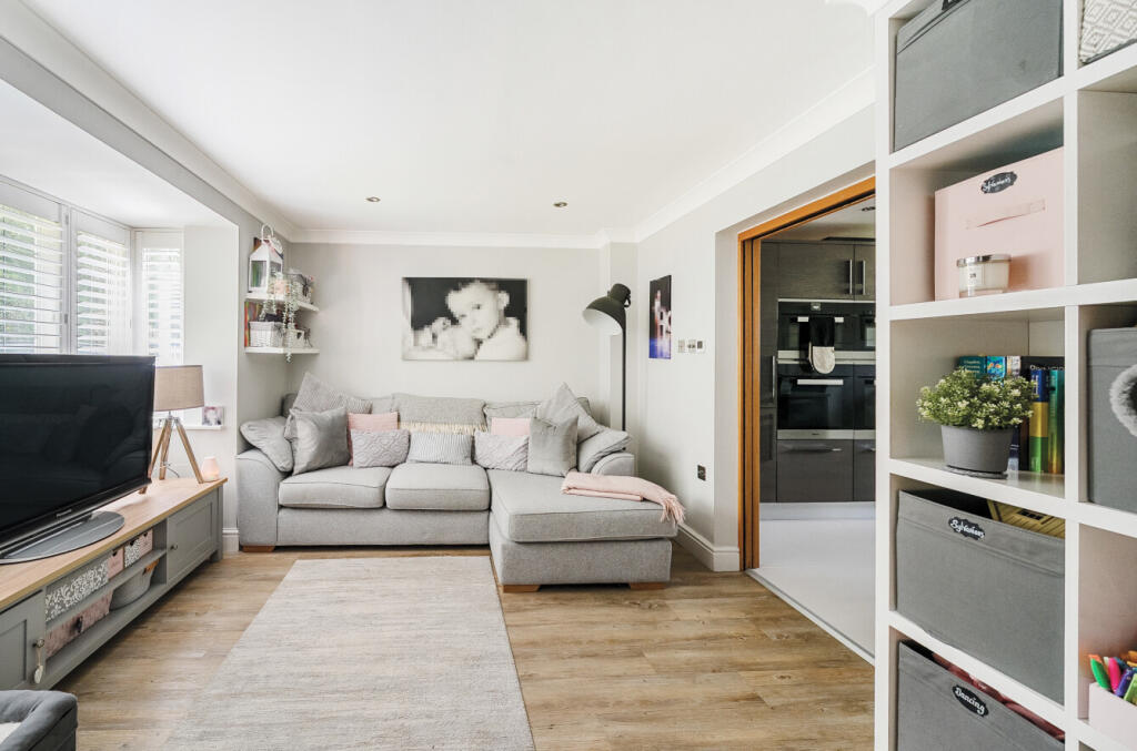 10-681b293855df1-...