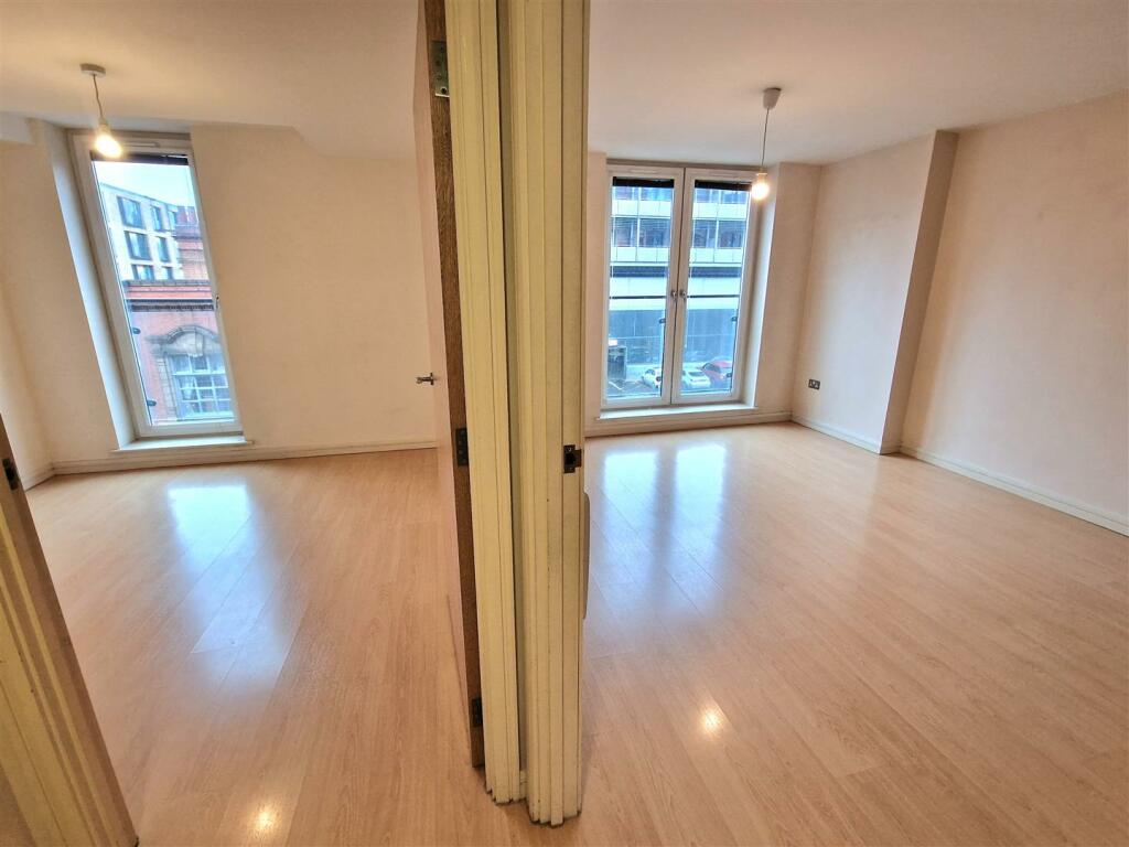 Lounge/Bedroom