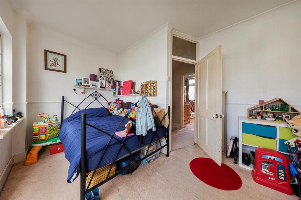 Nelson Road E4