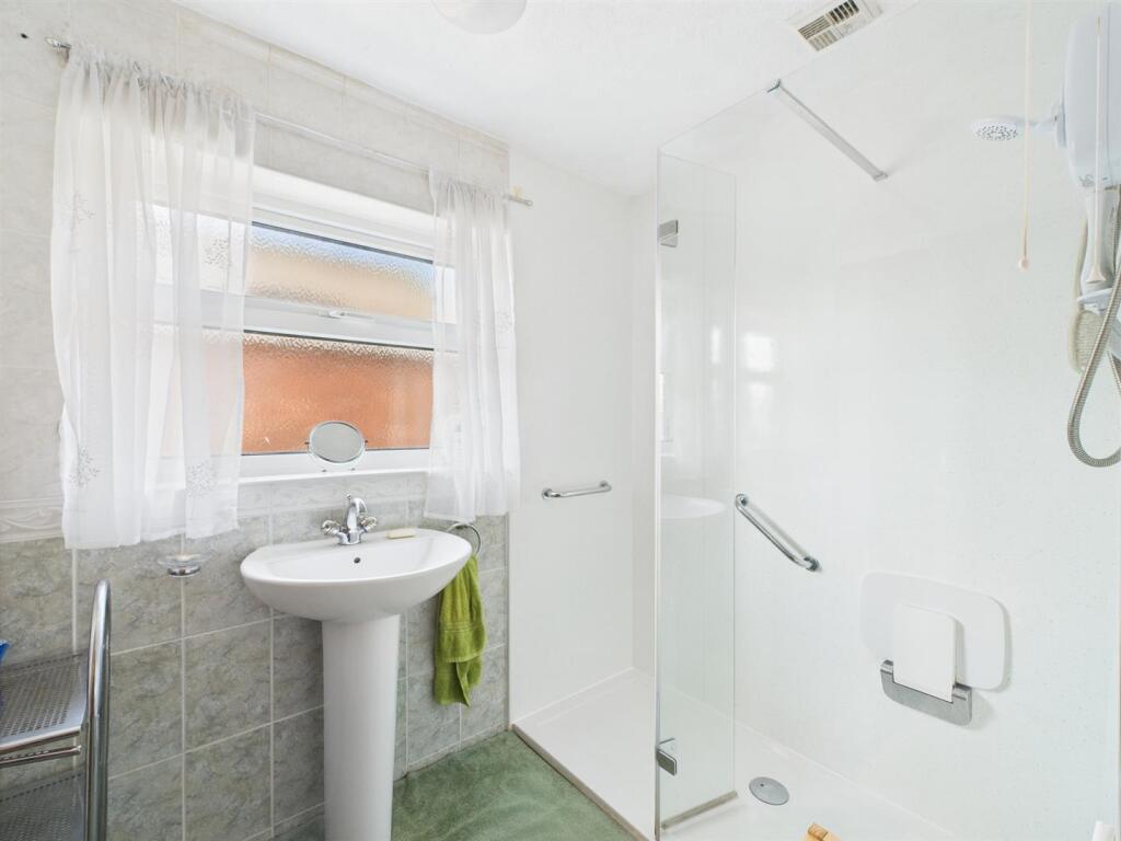 Bathroom/Shower Room