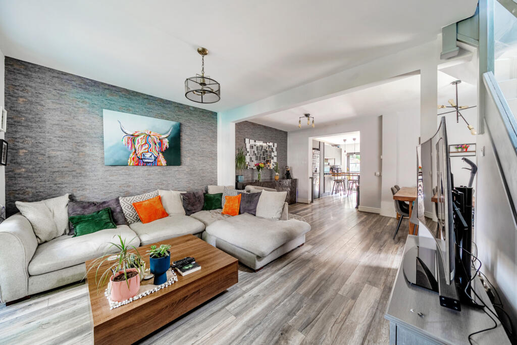 1297207-15-682b3e...