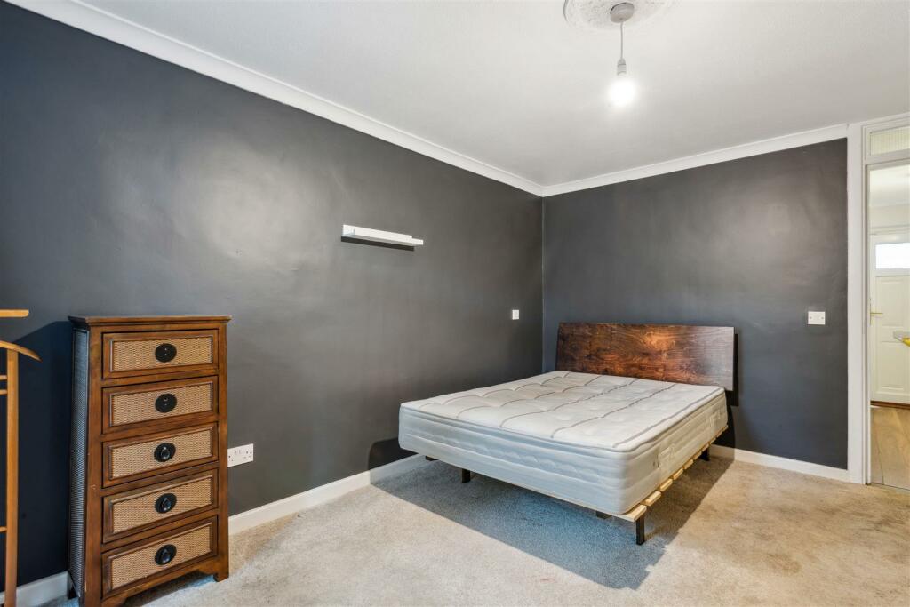 4 Boscombe Gardens, Streatham, SW16 3NW-12.jpg