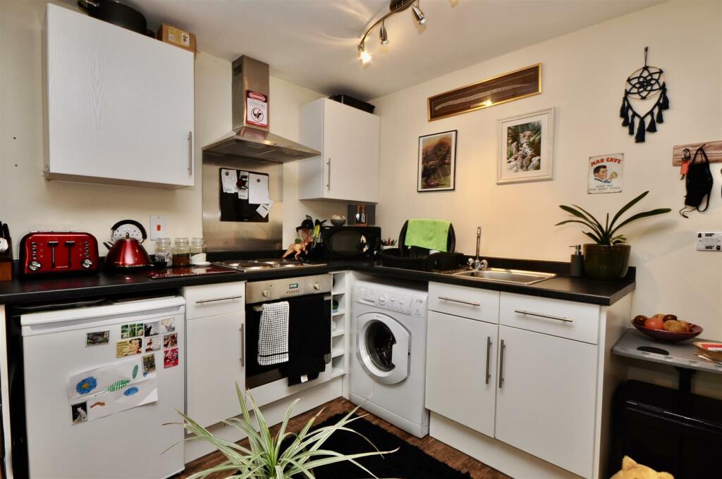 Kitchen / Living Room