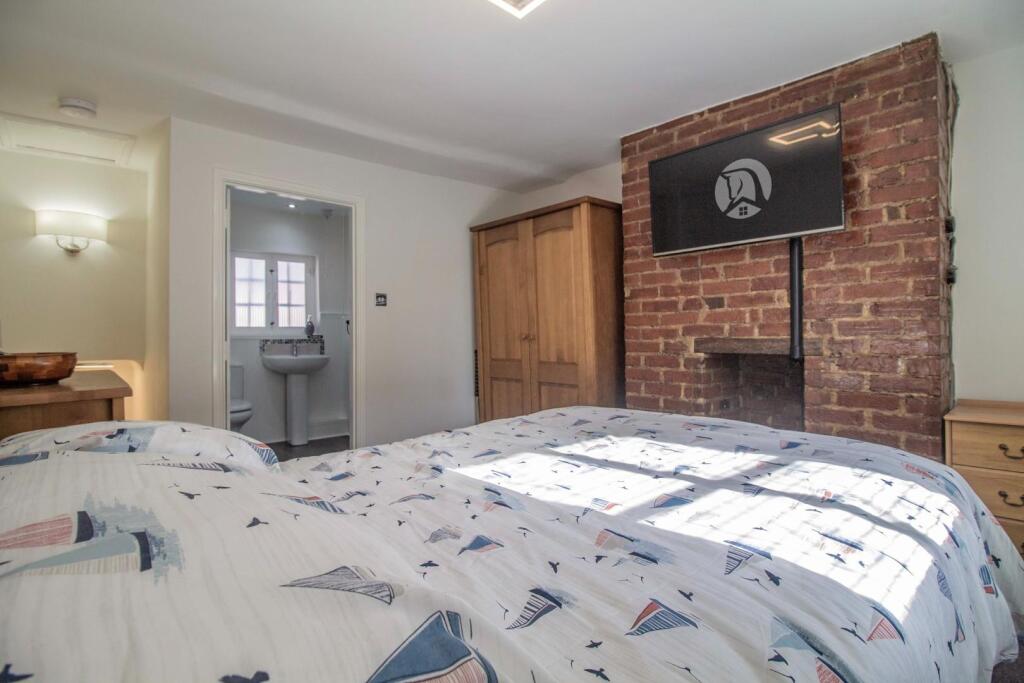 1 Vinefields [Bedroom 02].jpg