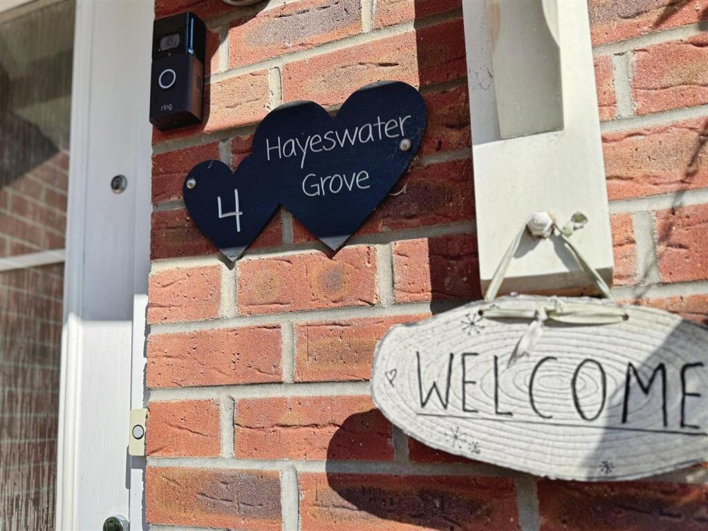 '4 Hayeswater Grove'