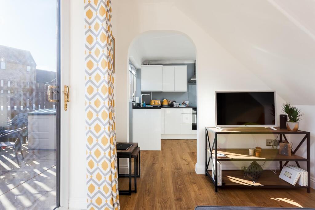 12 Catalina Drive-ph24_web 300.jpg