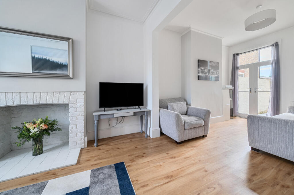 1314444-3-685eb9b...