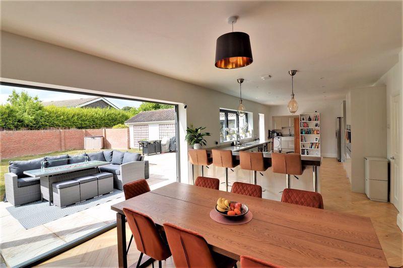 Kitchen / Dining