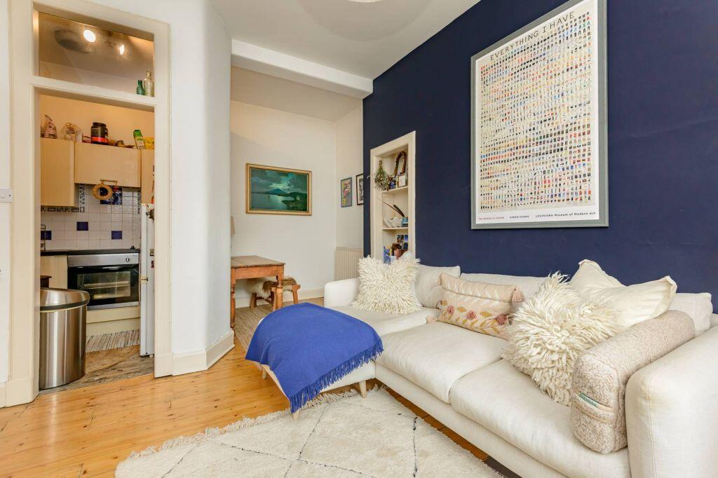 16 (3F3) Springvalley Gardens, Morningside, Edinburgh, EH10 4QG