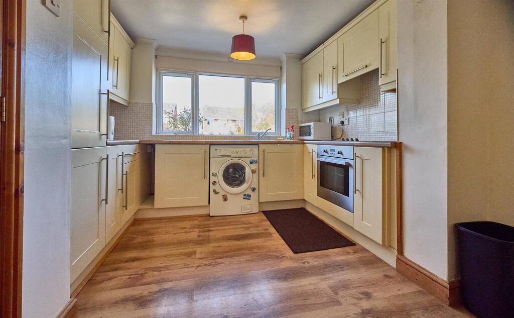 FITTED DINING KITCHEN TO REAR