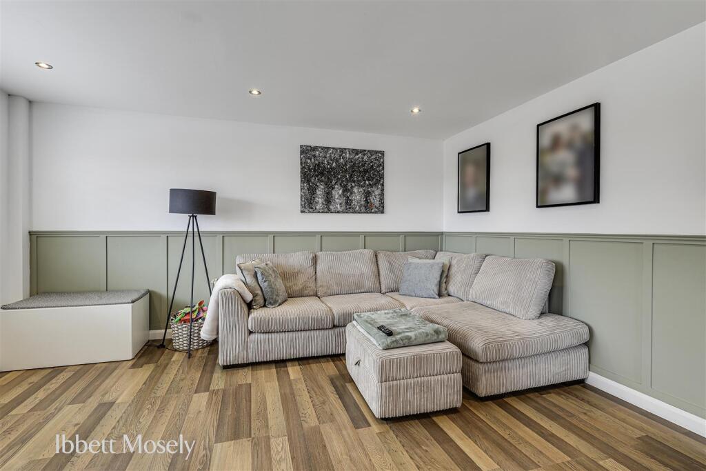 4 Reception Room.JPG