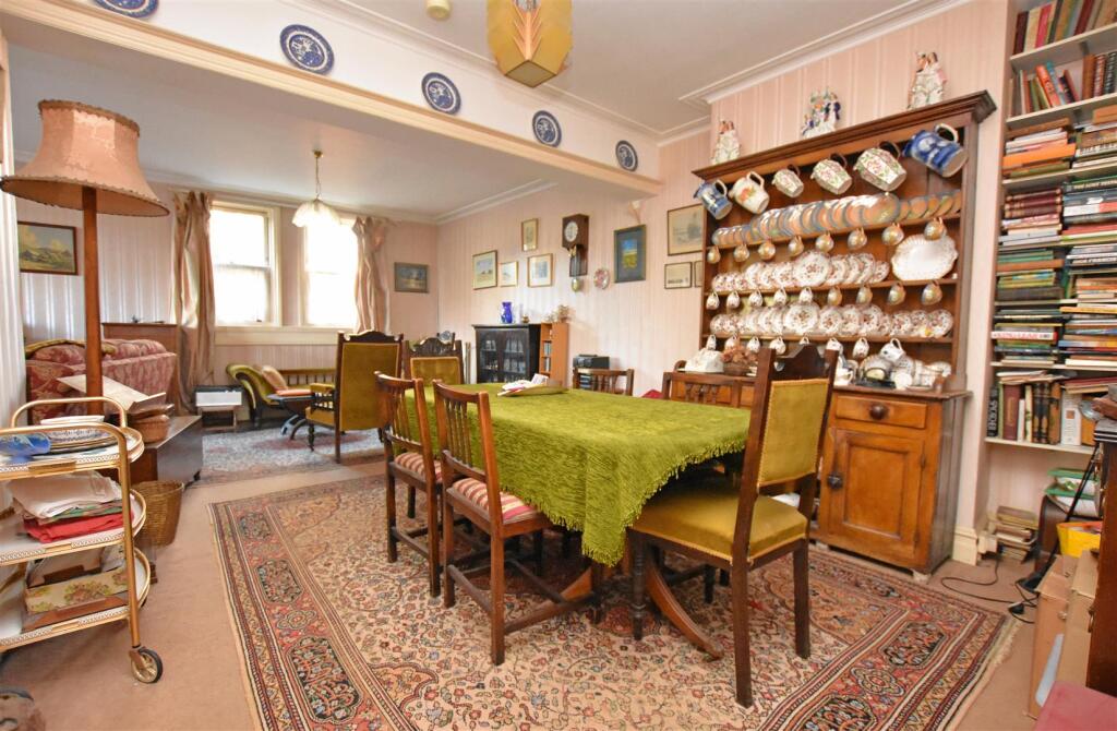 Dining Room.JPG