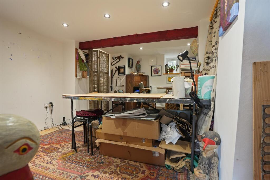 STUDIO