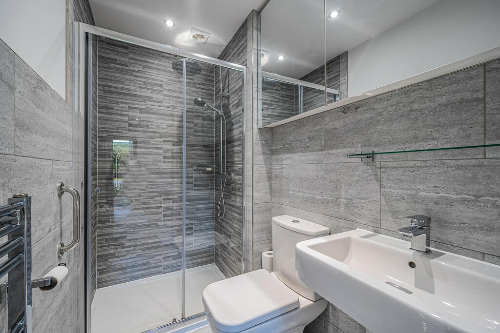 Ensuite Shower Ro...