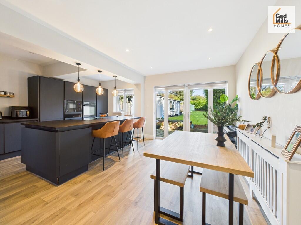 CAM04261G0-PR0100...