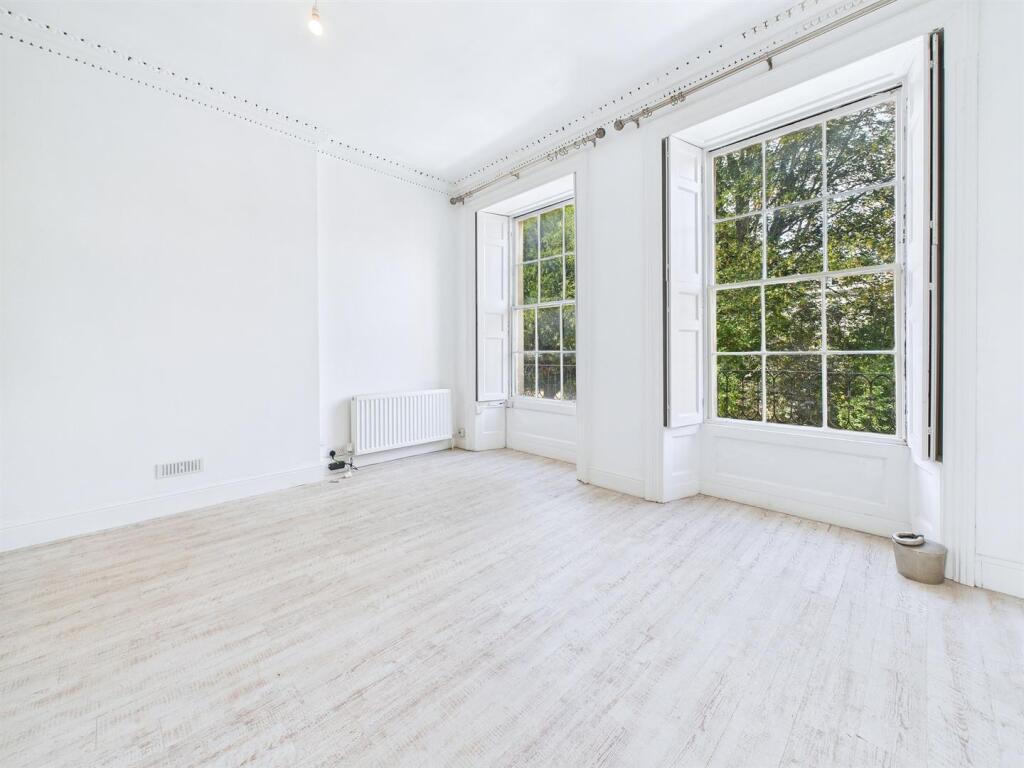 1 - 1 Bedroom Flat in Clifton.jpg