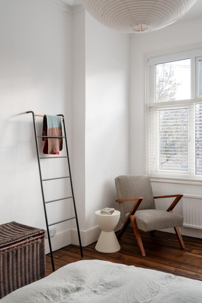 322873 - Tottenhall Road, London N13 - high res...